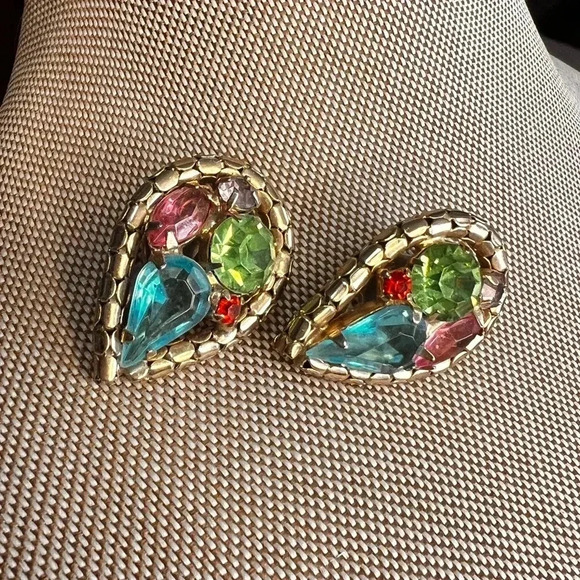 Vintage Weiss Clip multicolored pink baby blue Rhinestone earrings - Picture 1 of 4
